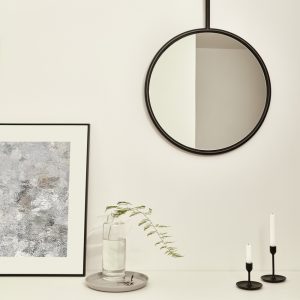 Espejo colgado Mirror