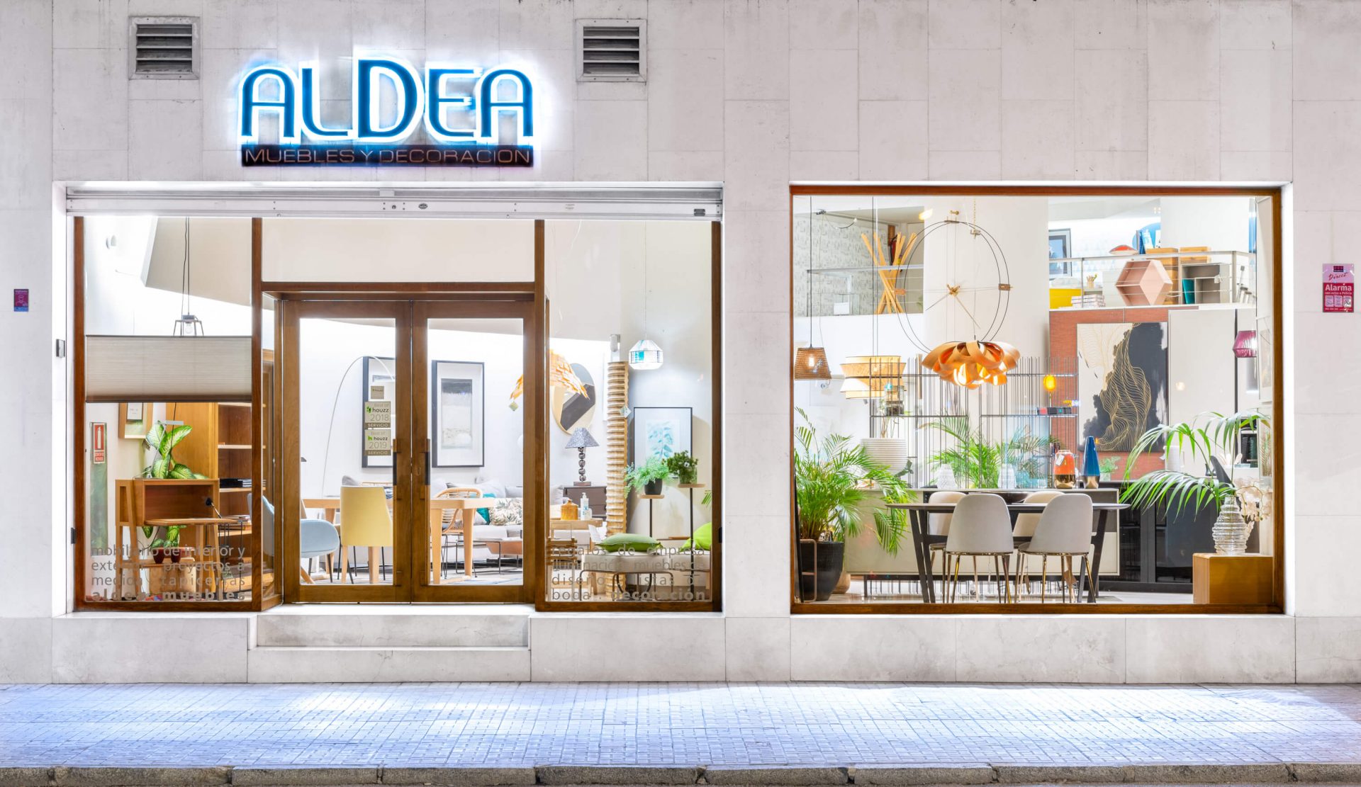 fachada-aldea-decoracion-tienda-muebles-malaga-04